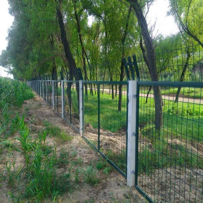 鐵路兩側防護柵欄圖片3