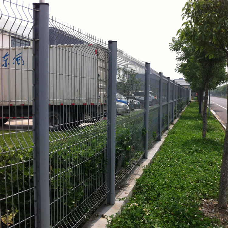 安徽市政道路隔離網(wǎng)安裝竅門圖片4