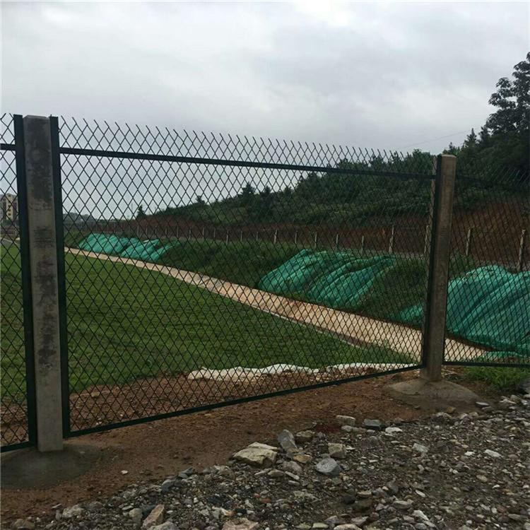 陜西鐵路隔離防護鐵絲網圖片3