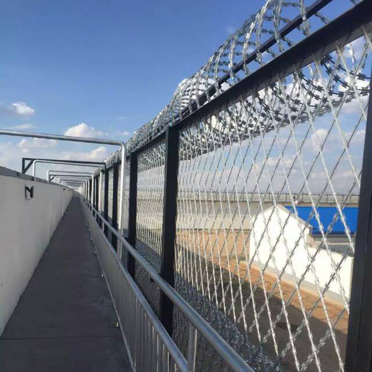 刀片隔離網墻