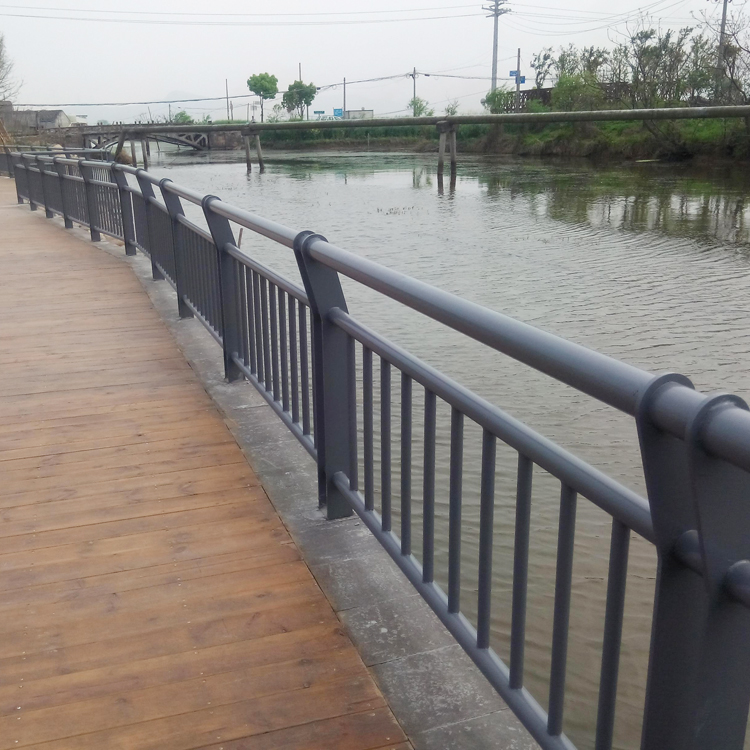 復(fù)合管河道護(hù)欄圖片2