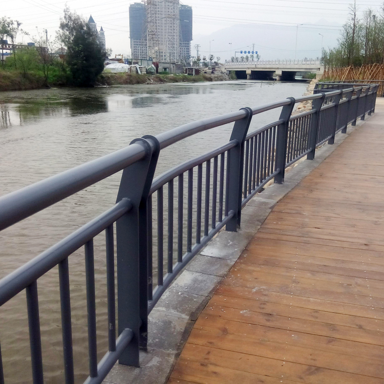 復(fù)合管河道護(hù)欄圖片3