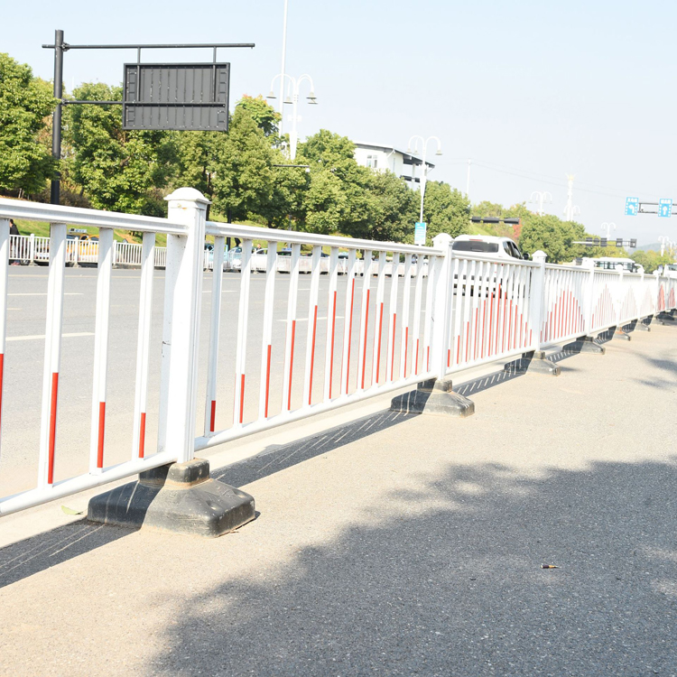 道路隔離鋅鋼護欄圖片3