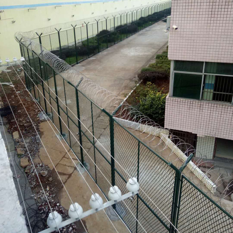監獄外側金屬隔離網圖片2