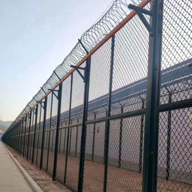 武警中隊巡邏通道隔離網(wǎng)安裝方式