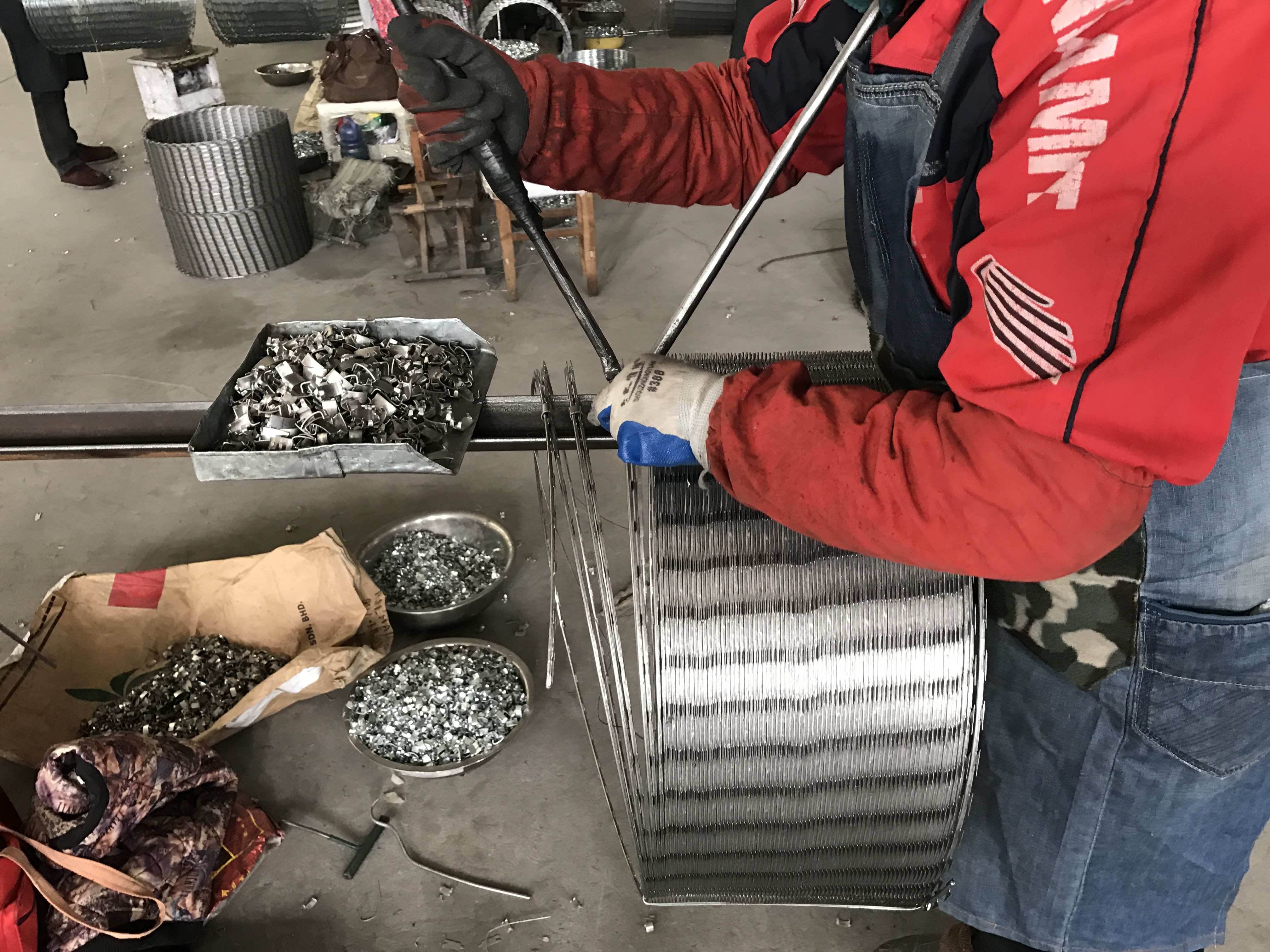 安徽熱鍍鋅刺絲滾籠生產加工圖片2