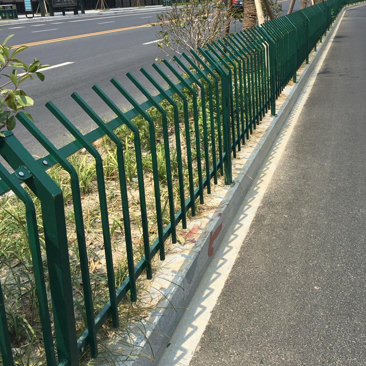 市政綠化護欄網(wǎng)即鋅鋼道路護欄圖片2
