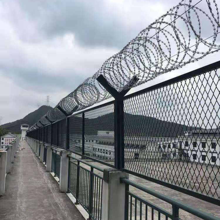 監獄鋼板菱形網孔鋼網墻