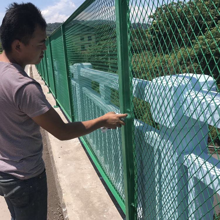 江蘇高速橋梁鋼板式橋梁防拋網圖片6